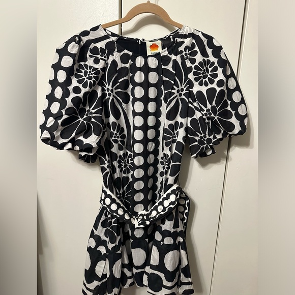 Farm Rio Black Palermo Puff Sleeve Mini Dress size Medium - Picture 2 of 6